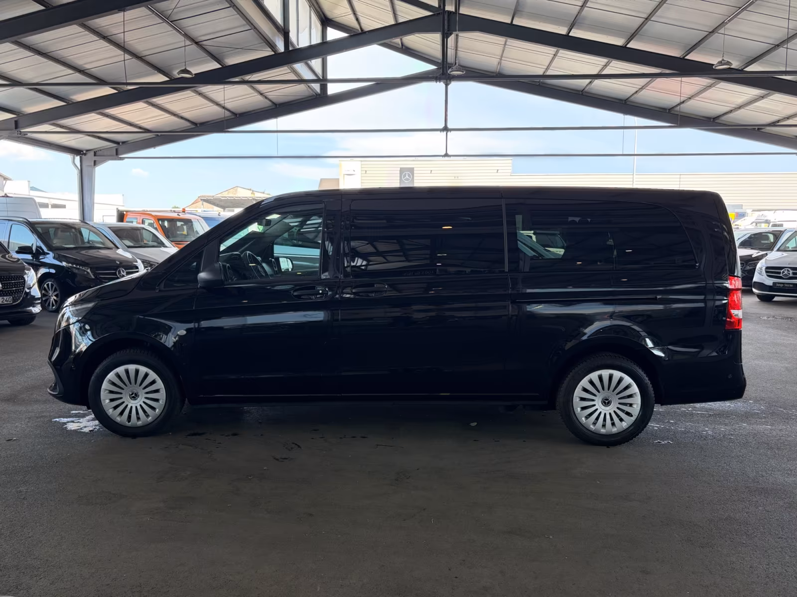 Mercedes-Benz Vito 116 TOURER PRO XL+NAVI+AHK+KAMERA+KLIMA+9SI — Bild 2