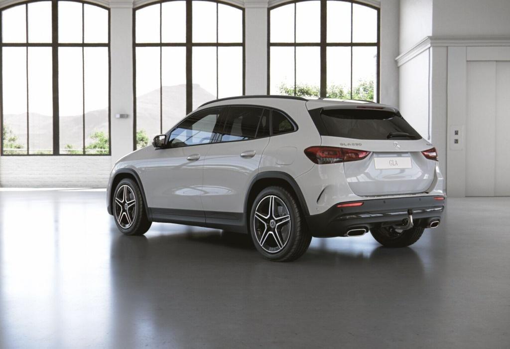 Mercedes-Benz GLA 250 4M AMG+AMBIENTEBEL.+DISTRONIC+AHK+360KAM — Bild 9